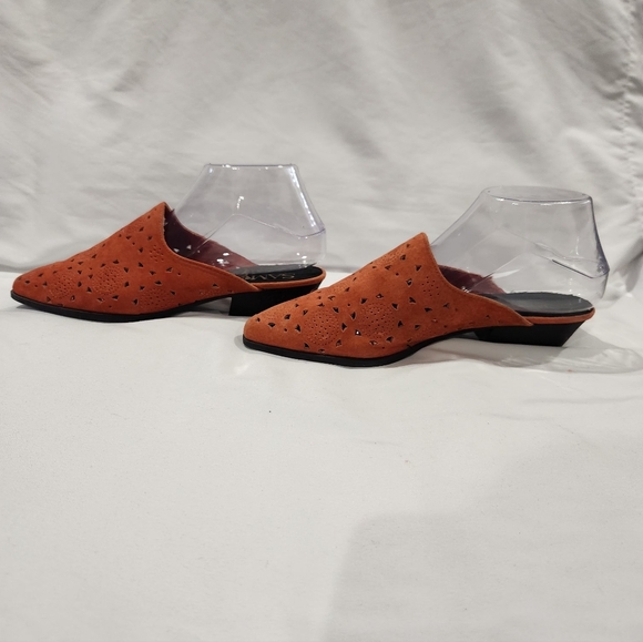 Sam & Libby Terracotta Suede Cutout Mules. Size 8.5 - Picture 6 of 9